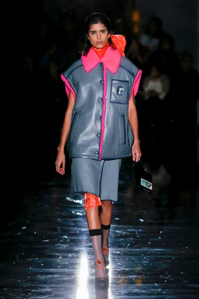 Look 24